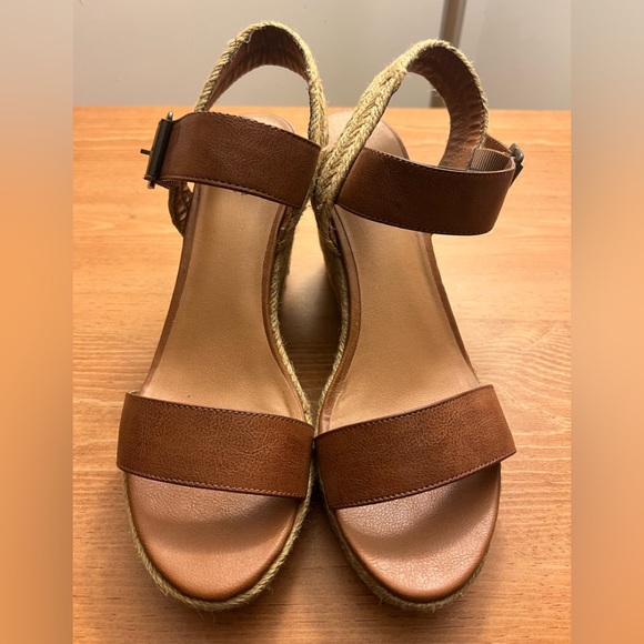 Women’s Sonoma Sandals Size 9.5 - Picture 2 of 4